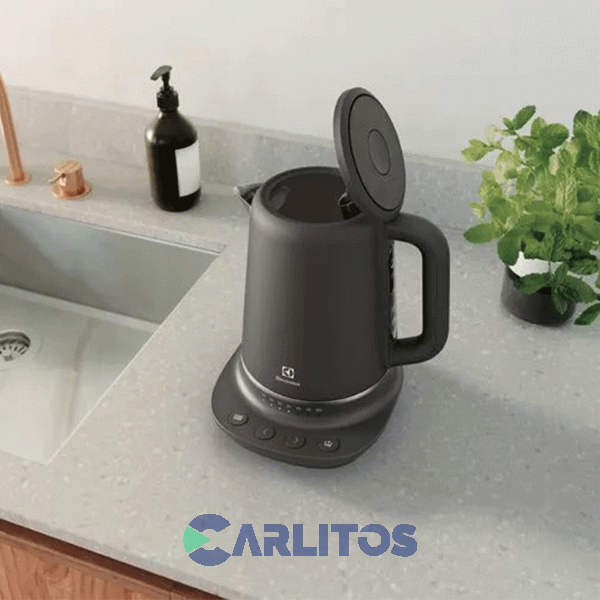 Pava El&eacute;ctrica Digital Con Jarra De Acero Inoxidable Electrolux Ekp70